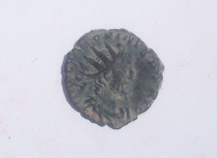 Antoniniano de Victorino. VIRTVS AVG. Soldado/Virtus estante a dcha. Trier 102_5031