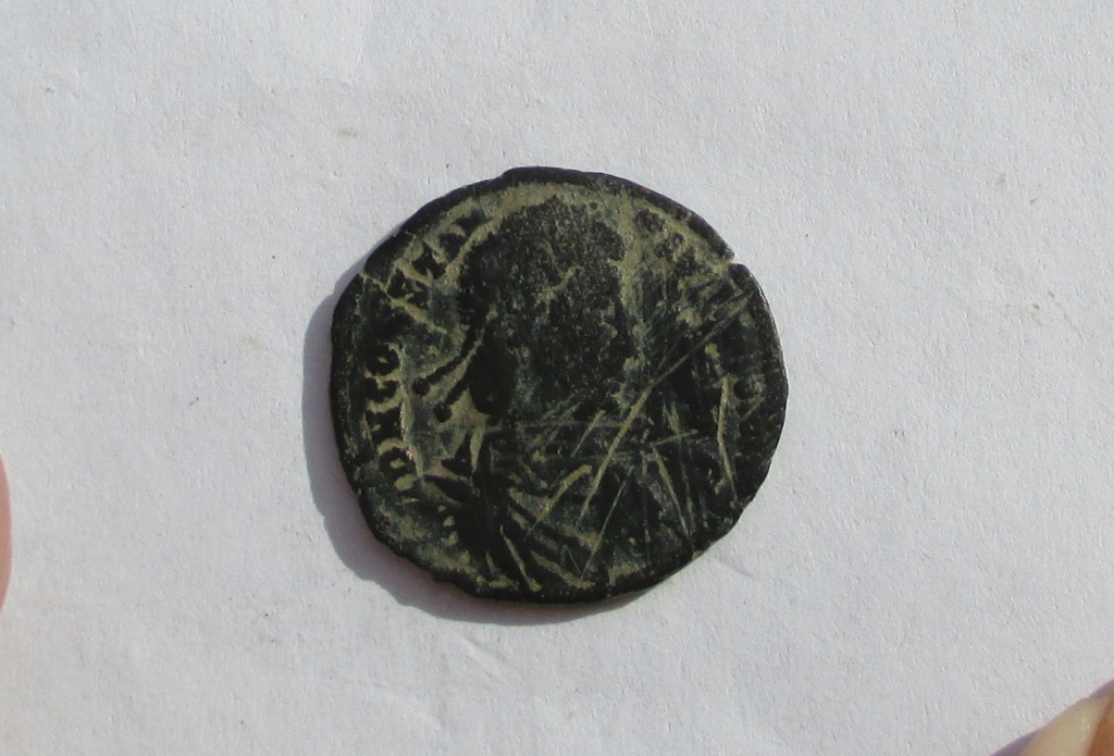 AE3 de Constancio II. FEL TEMP – REPARATIO. Soldado romano alanceando a jinete caído.  Img_1156