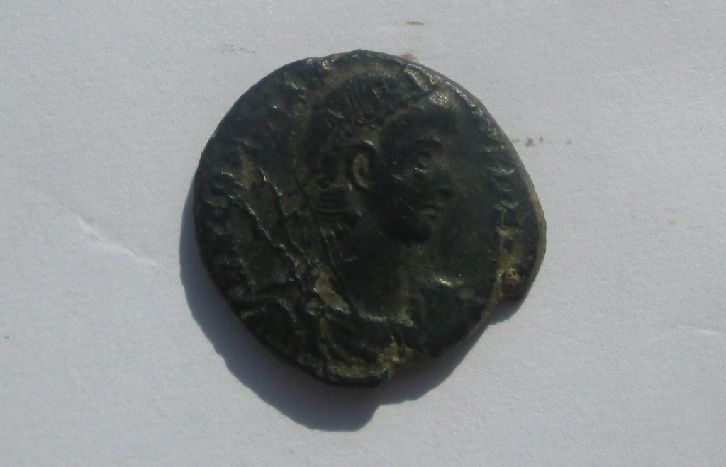 AE3 de Constancio II. FEL TEMP – REPARATIO. Soldado romano alanceando a jinete caído. Nicomedia. Img_3712