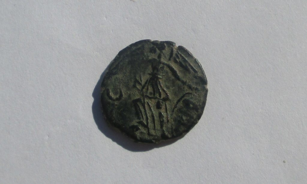  AE4 Conmemorativa de la fundación de Constantinopla. Arlés Img_3729