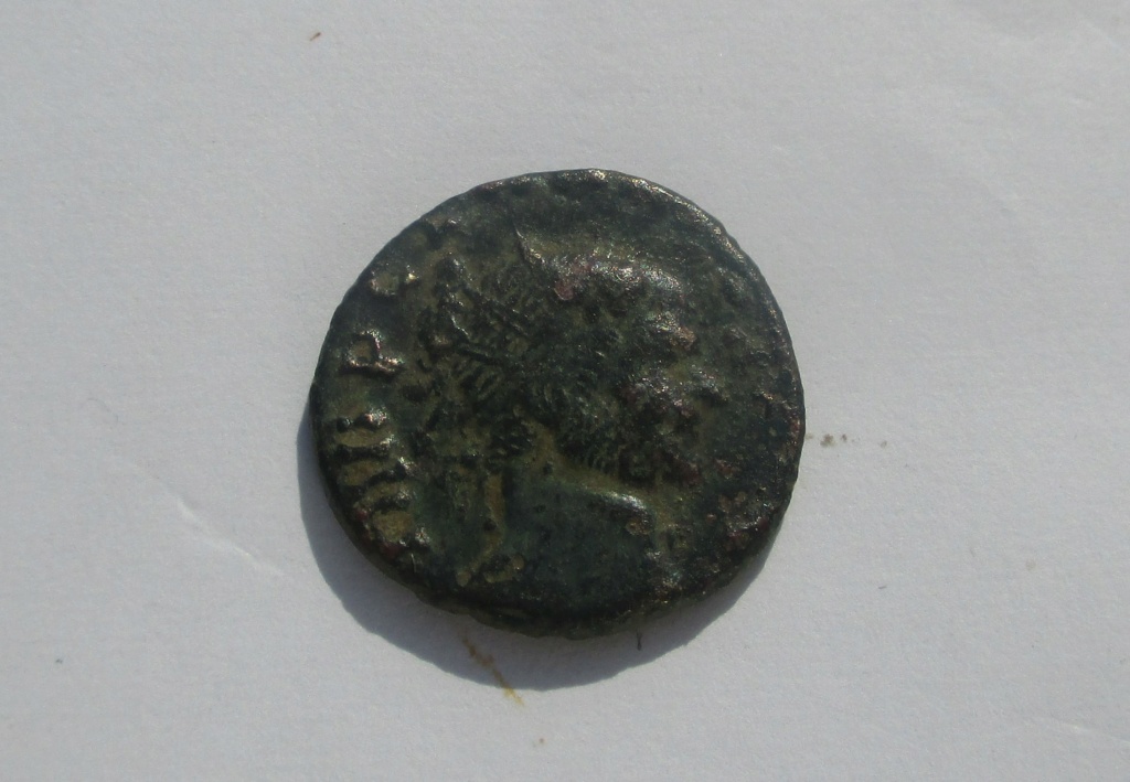 Antoniniano de Claudio II. IOVI VICTORI. Júpiter a izq. Roma Img_3738