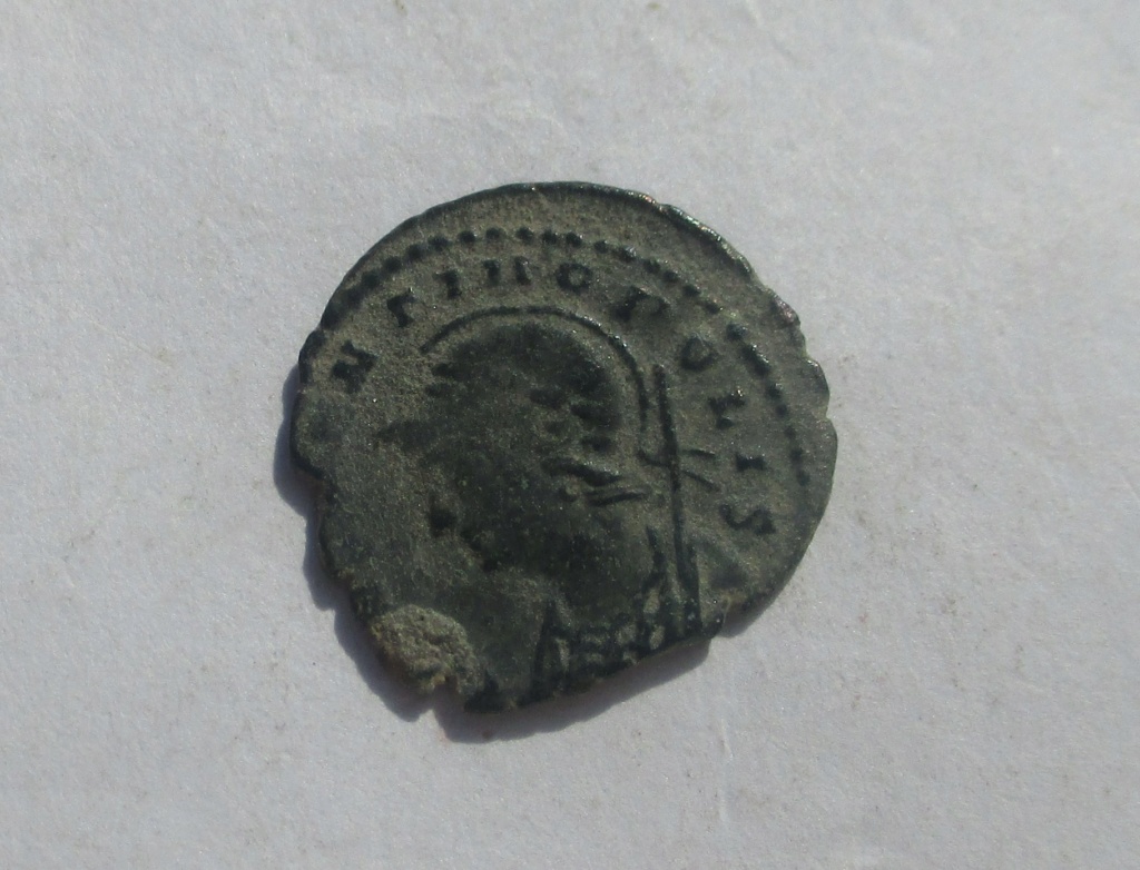 AE3 conmemorativo de Constantinopla. ceca imitativa. Img_4922