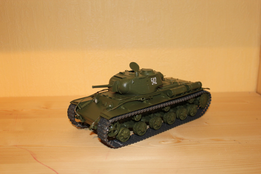 [TRUMPETER] Char lourd sovietique  KV-8S Réf 01572 Soviet10