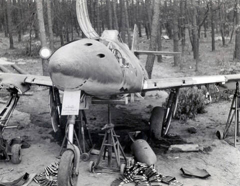 [Academy] Messerschmitt Me 262 Me_26210
