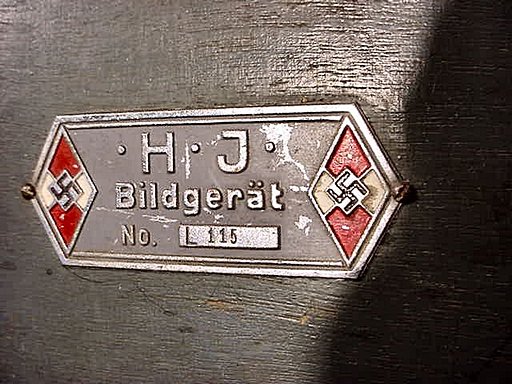 Recherche plaque du projecteur de film de la Hitler jugend ... Hityut10