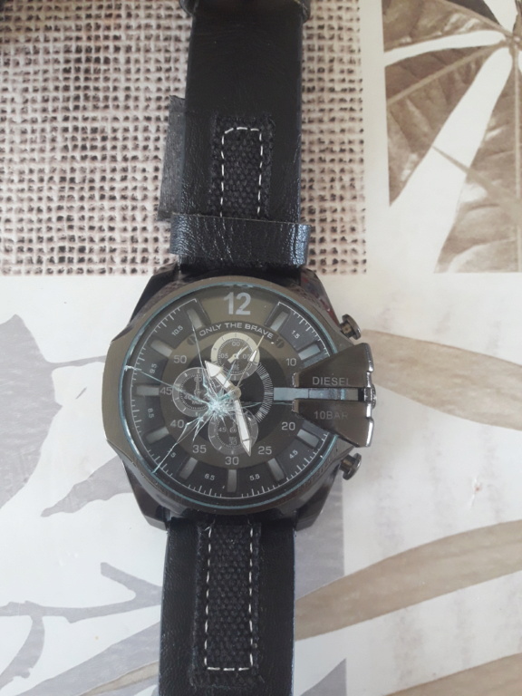 Montre Diesel : je recherche le modem de cette montre 20180611