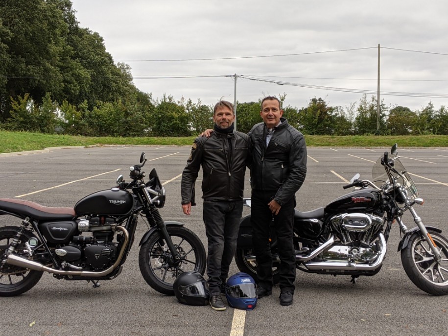 Y'a pas que la Street Twin dans la vie, ici c'est le topic des essais de machines ! - Page 10 Image010