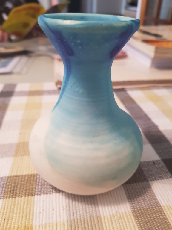 Help to identify small vase 20190610