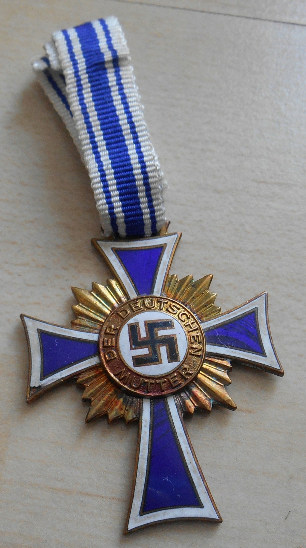 Croix des mères et Légion of Merit Dscn3516