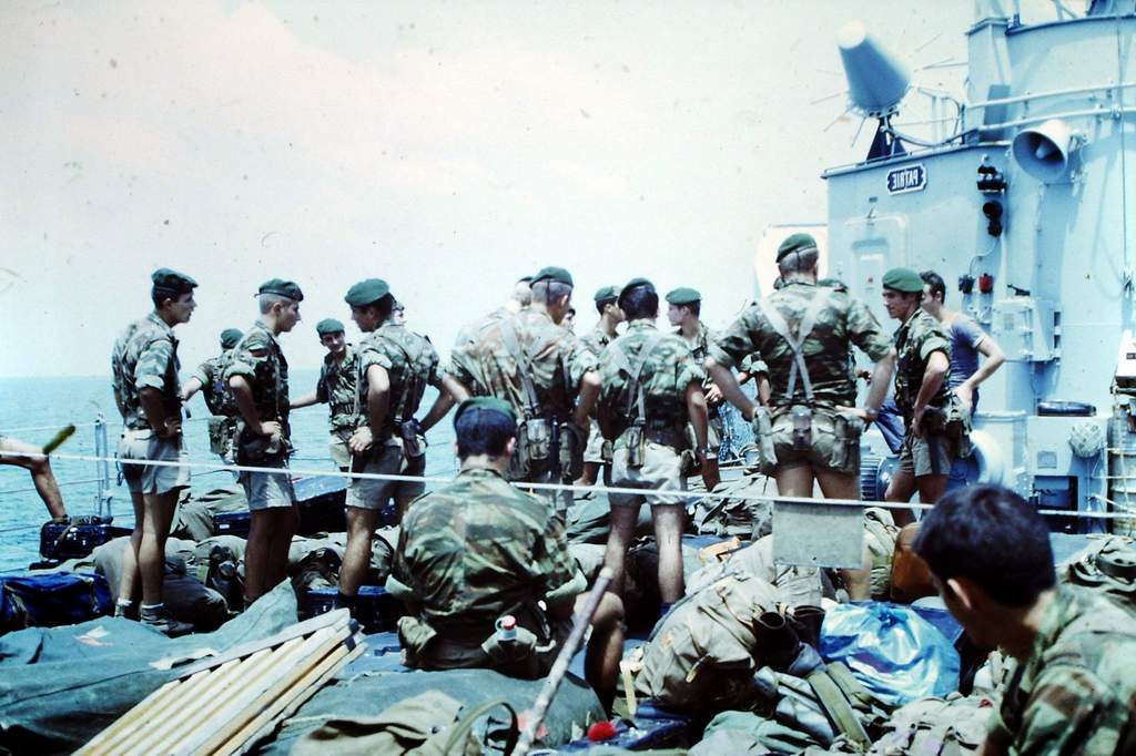 [ Divers commandos ] Commando Marine béret vert - Page 6 Pict0448