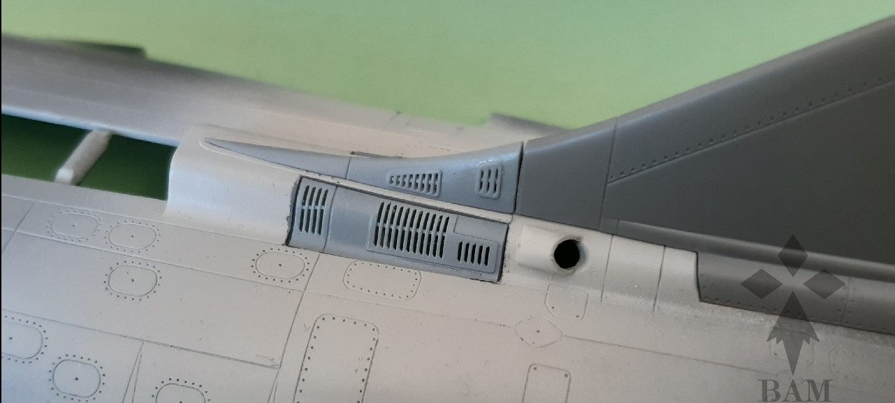 [Revell] 1/48 - Dassault Rafale C - Page 2 Auvraf10