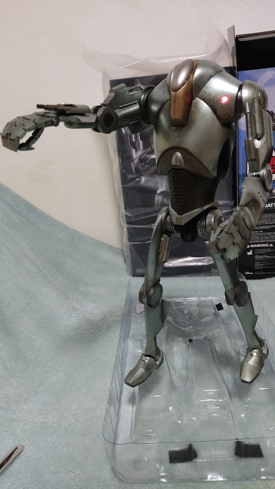 StarWars - NEW PRODUCT: HOT TOYS: STAR WARS EPISODE II: ATTACK OF THE CLONES™ SUPER BATTLE DROID™ 1/6TH SCALE COLLECTIBLE FIGURE Whats163