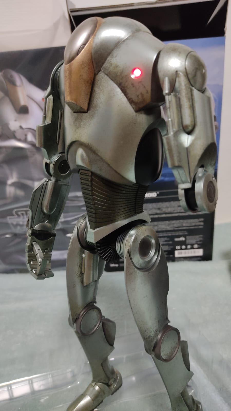StarWars - NEW PRODUCT: HOT TOYS: STAR WARS EPISODE II: ATTACK OF THE CLONES™ SUPER BATTLE DROID™ 1/6TH SCALE COLLECTIBLE FIGURE Whats166