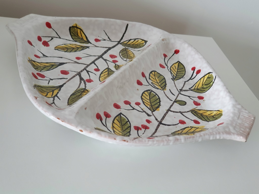 Vintage tray or dish, from Italy? 20220511