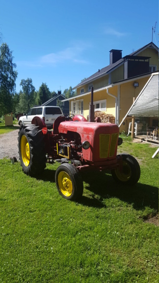 Traktorin ja startin mallit hukassa Img-2011