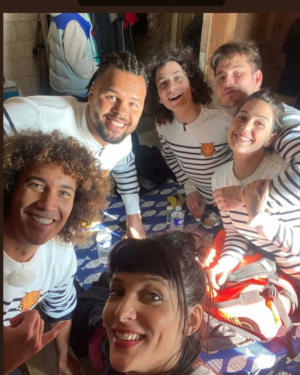   Photos des tournages Fort Boyard 2024 (production + candidats)  - Page 21 44239210