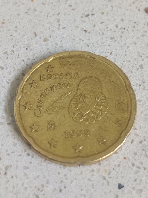 20 céntimos con exceso de metal en la oreja Img_2019