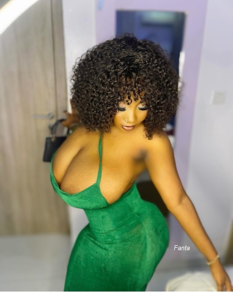 Scammer With Photos of Fanta west_side__goddess 5510