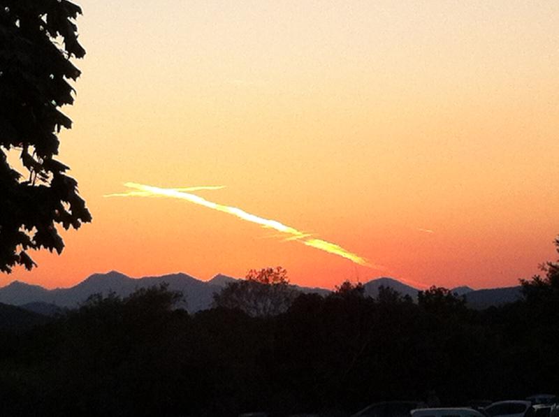 Croix de feu dans le ciel de Medjugorje le 15 août 2012 au soir Croix_11