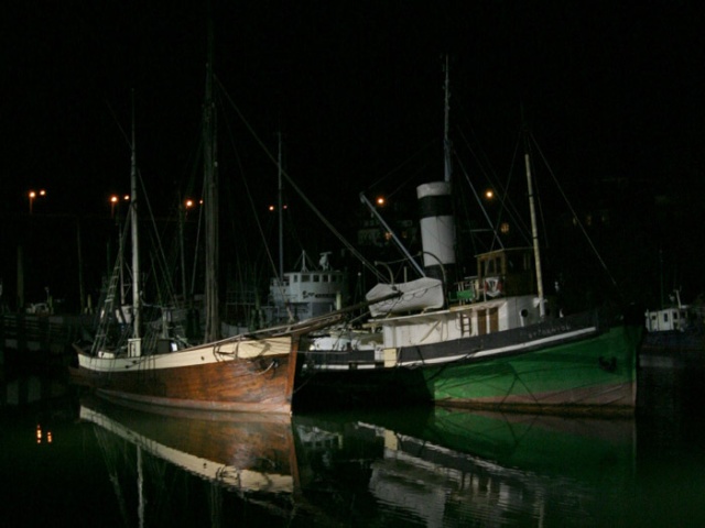 Le port dans la nuit.. Port_m10