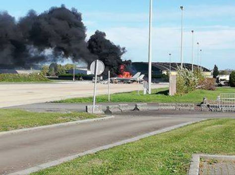 Florennes : un F-16 détruit par une explosion au sol !!! 10100211