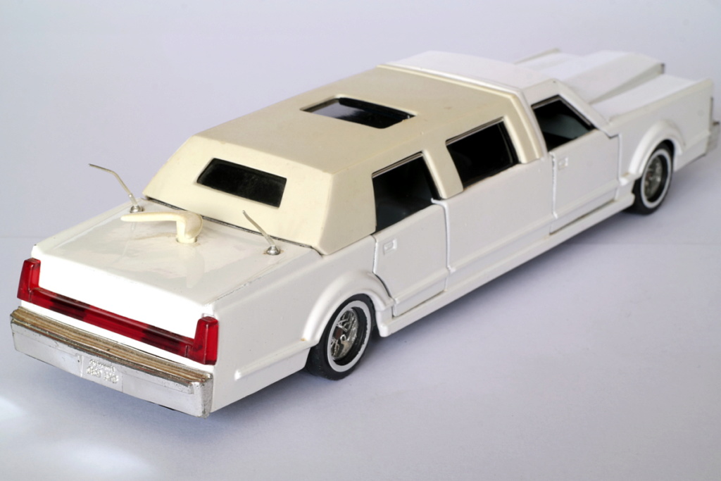 Réf 3045 Majorette Limousine 1/32 Limous11