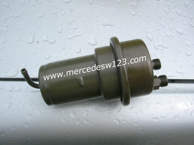[TUTO] W123 - 07.3 - Accumulateur de pression série I - Changement sur 280 CE de 79 Dscn4628