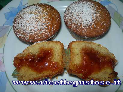 muffin con marmellata di fragole , ricetta fotografata su www.ricetteguostose.it Muffin10