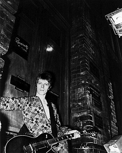 David Bowie - Page 2 10110
