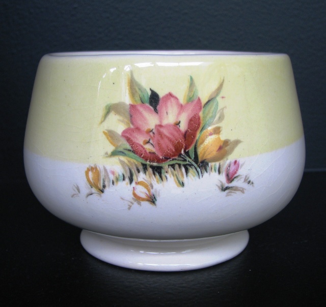 Shape - I'm very sure that this quaint old sugar bowl is a Shape 760 ... 76010