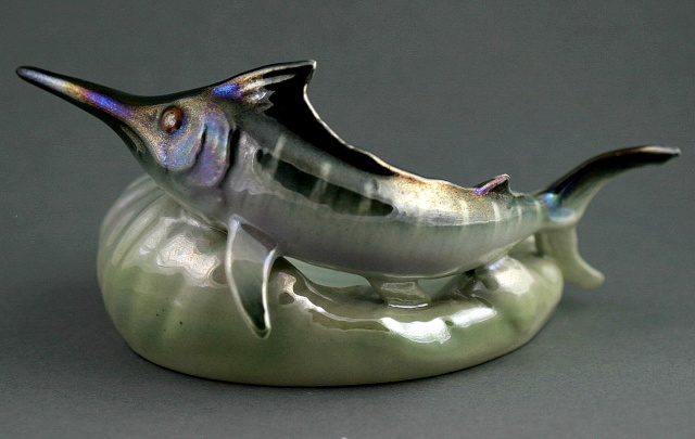 Titian Small Marlin Ashtray from the collection of doll-finz. Titian16