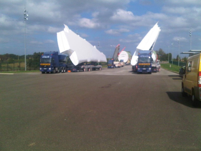 Pour ceux qui ne connaissent pas le GERS ou l' A 380 en KIT A380_011