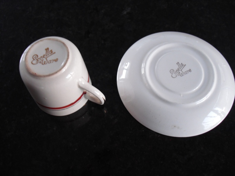 Crown Lynn Excella Ware children's cup and saucer Lovatt11