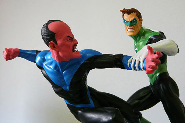 ULTIMATE SHOWDOWN: GREEN LANTERN VS SINESTRO  Halvss10