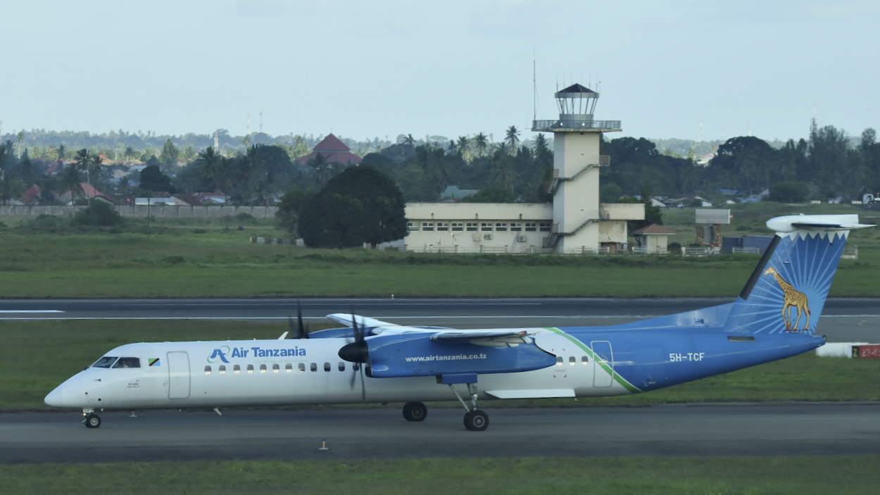 Des Avions en TANZANIE. - Page 11 Img_1066