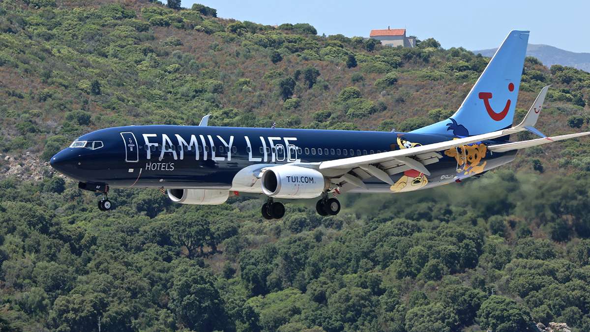 Les avions de la flotte JETAIRFLY  et  TUI  ... - Page 2 Img_7632