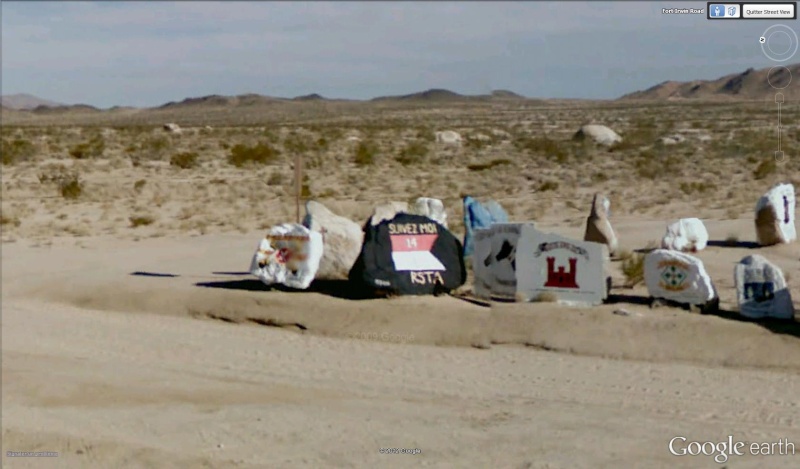 Rochers peints à Fort Irwin, Californie - USA Des310