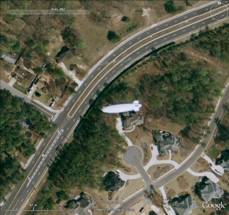Dirigeables repérés sur Google Earth ... à différentes époques - Page 2 Dulu10