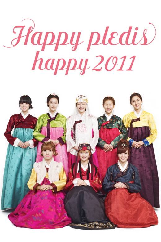 Las chicas de Pledis Entertainment enviar saludos por Año Nuevo en hanbok 20110120