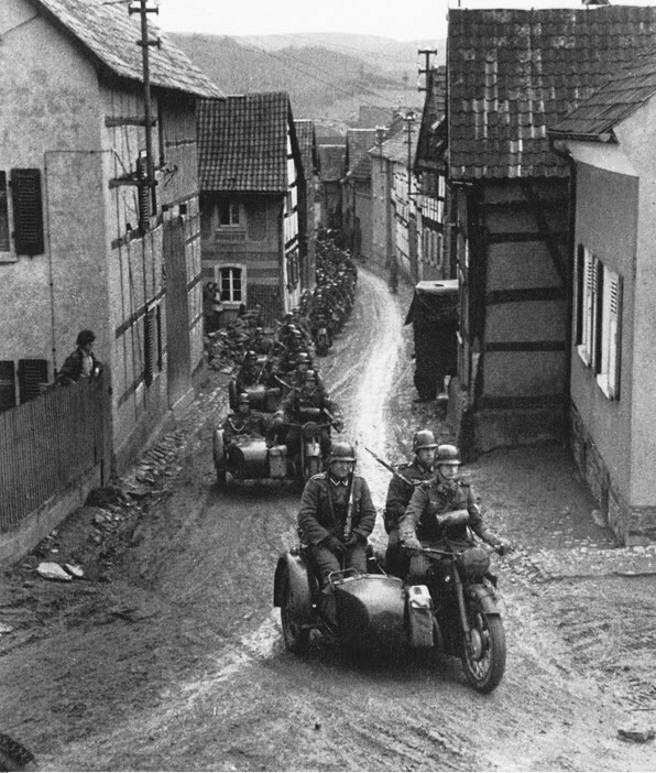 Les motos de l'armée allemande ! - Page 2 14b10