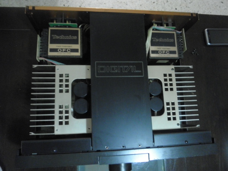 Vintage - Technics SE-M100 Digital Power Amplifier Vintage - Technics SE-M100 Digital Power Amplifier