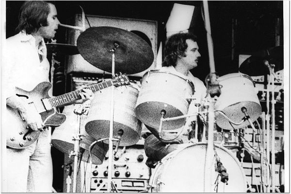 Grateful Dead - Pics - Page 9 1973-012