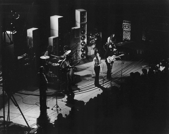 Grateful Dead - Pics - Page 9 1973_010