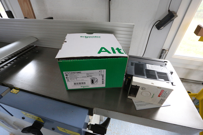 Motorisation table raboteuse (voir p.13) et amélioration R/D Holztech FS320 (première partie) 05_jui10