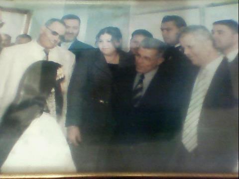  بن بوزيد مع الوالي السابق في بابار في متوسطة نصراوي عمار الأحد 01 مارس 2009      38100710