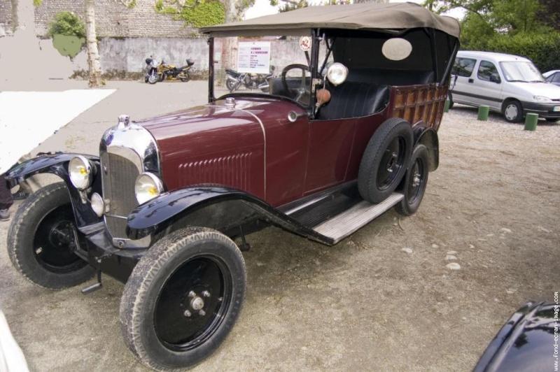 UNE PETITE VOITURE... Cmk7o511