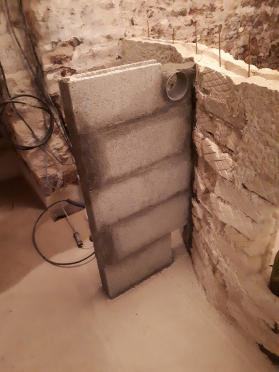 Construction d'un bar en pierre dans la cave 20190213