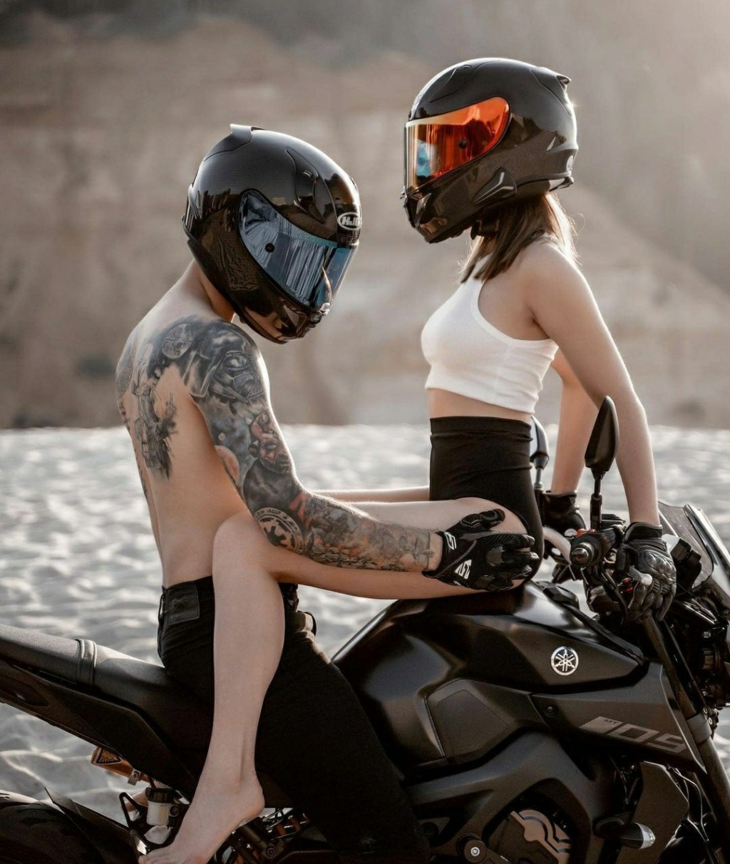 Babes & Bikes - Page 14 21172210