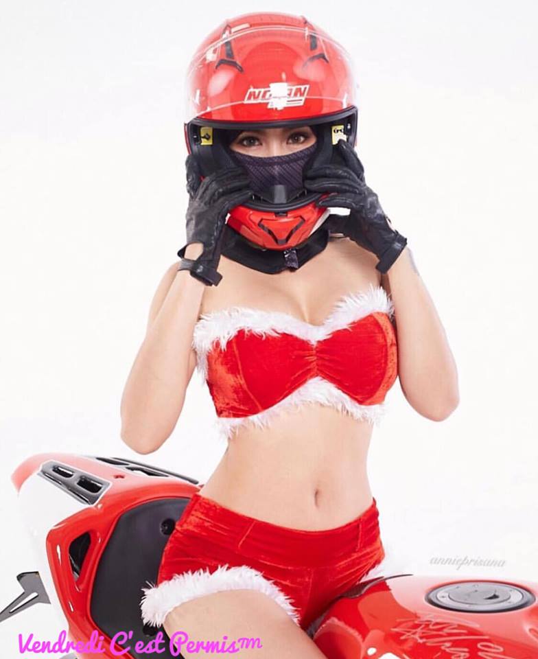 Babes & Bikes - Page 3 48964910