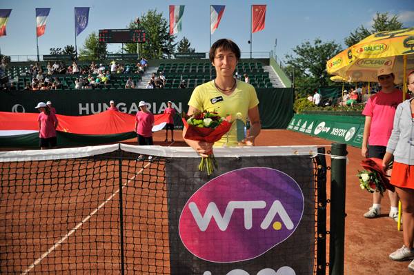 WTA BUDAPEST 2013 : infos , photos et videos - Page 3 10011310